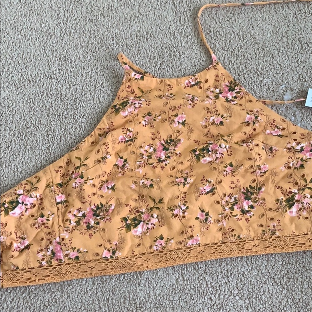 Tie back halter